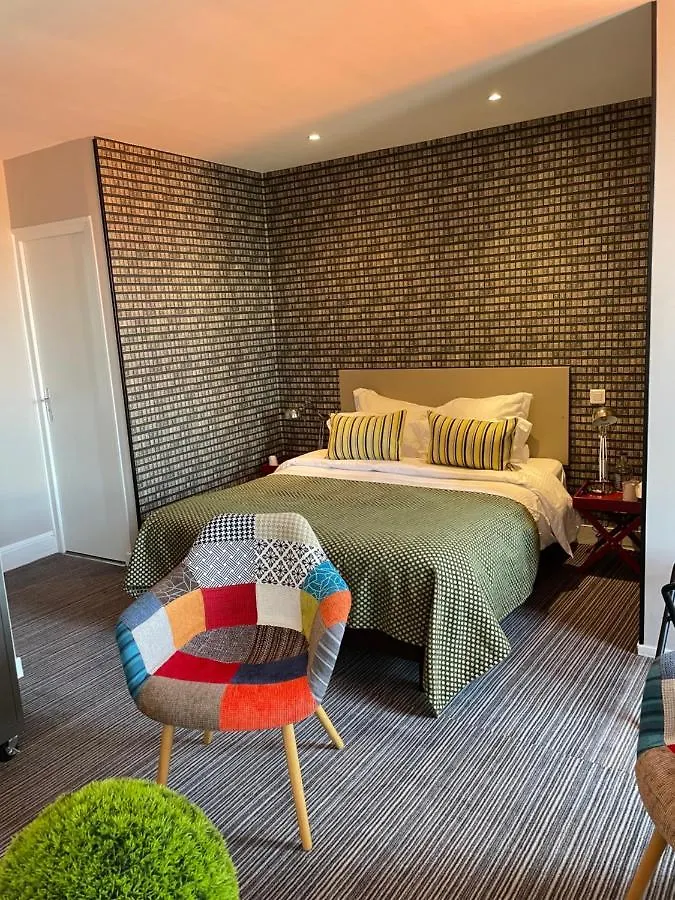 Le Nouvel Hotel Oyonnax 3*,